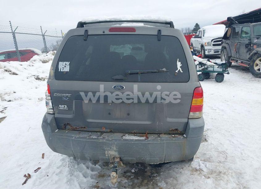Photo 16 of 2005 Ford Escape XLT (VIN 1FMYU93135DA16740)