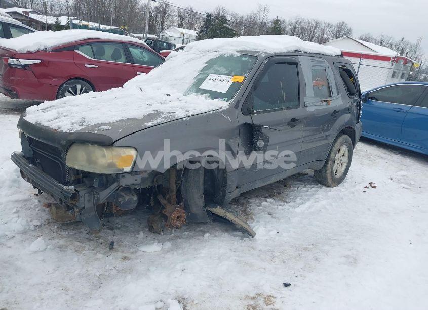Photo 2 of 2005 Ford Escape XLT (VIN 1FMYU93135DA16740)