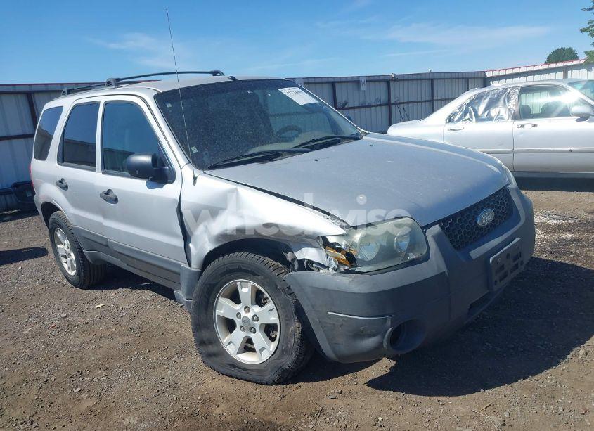 2005 Ford Escape XLT (VIN 1FMYU93135KA05037) main photo