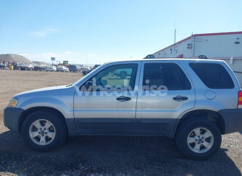 Photo 14 of 2005 Ford Escape XLT (VIN 1FMYU93135KA05037)