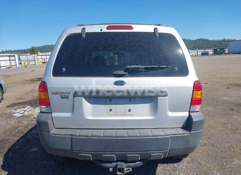 Photo 16 of 2005 Ford Escape XLT (VIN 1FMYU93135KA05037)