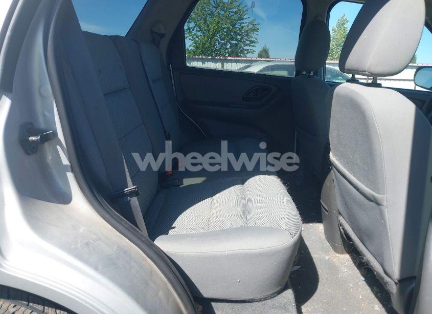 Photo 8 of 2005 Ford Escape XLT (VIN 1FMYU93135KA05037)