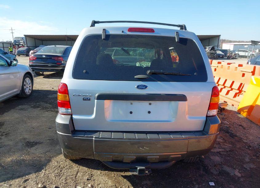 Photo 17 of 2005 Ford Escape XLT (VIN 1FMYU93135KA43478)