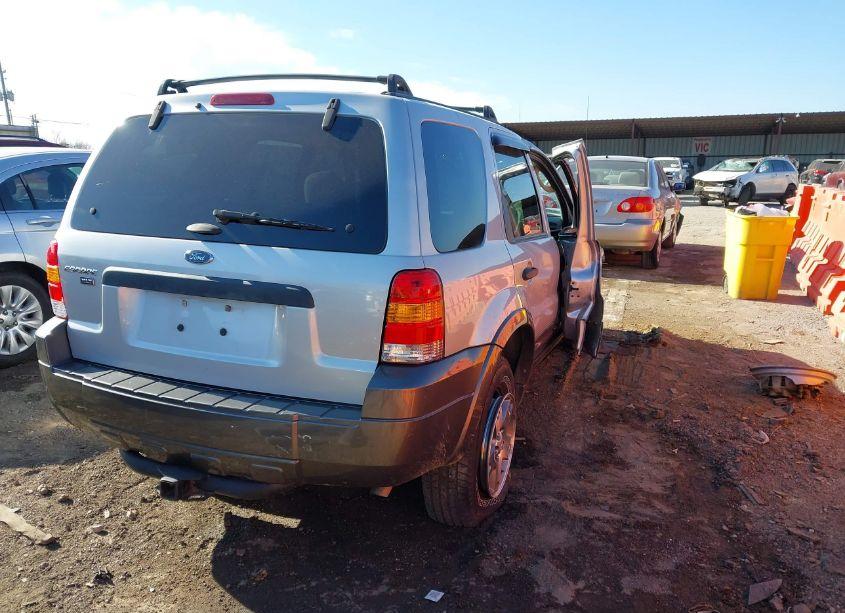 Photo 4 of 2005 Ford Escape XLT (VIN 1FMYU93135KA43478)