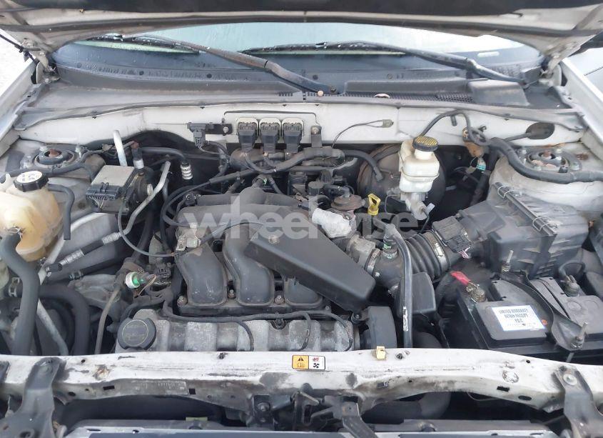 Photo 10 of 2005 Ford Escape XLT (VIN 1FMYU93135KA60636)