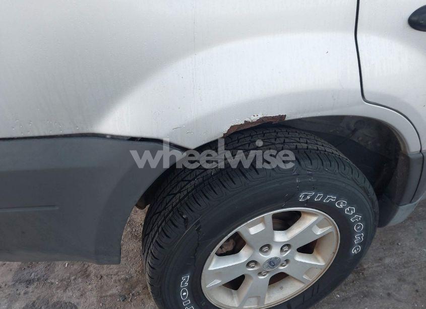 Photo 12 of 2005 Ford Escape XLT (VIN 1FMYU93135KA60636)