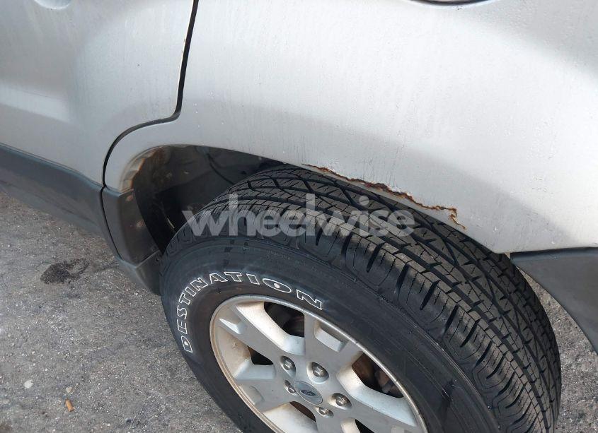 Photo 13 of 2005 Ford Escape XLT (VIN 1FMYU93135KA60636)