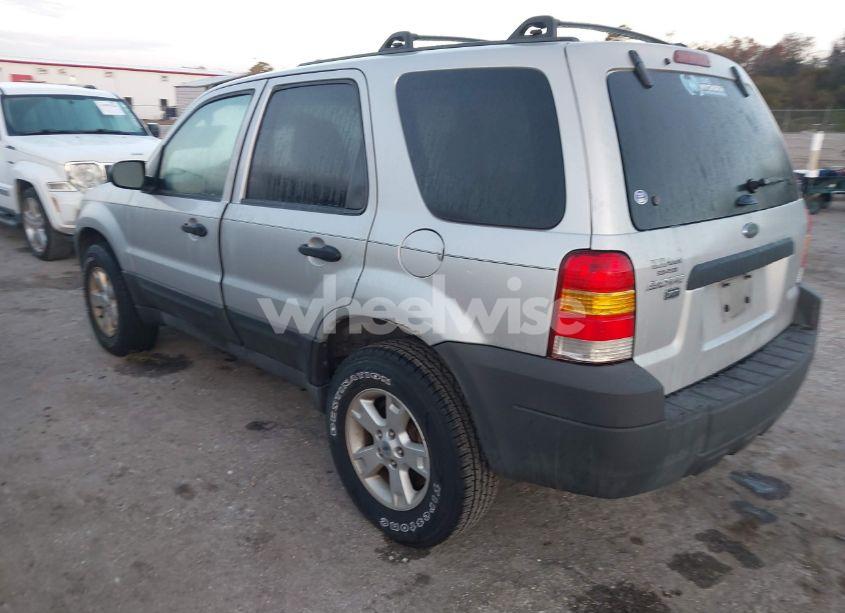 Photo 3 of 2005 Ford Escape XLT (VIN 1FMYU93135KA60636)