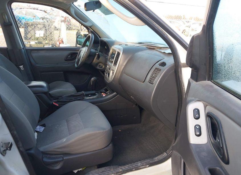 Photo 5 of 2007 Ford Escape XLT/XLT SPORT (VIN 1FMYU93137KB07098)