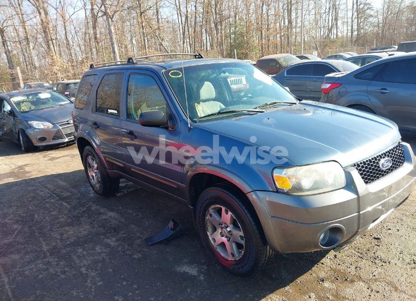 2005 Ford Escape XLT (VIN 1FMYU93145KA08173) main photo