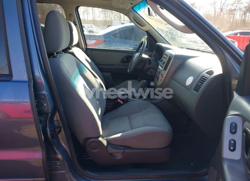 Photo 5 of 2005 Ford Escape XLT (VIN 1FMYU93145KA08173)