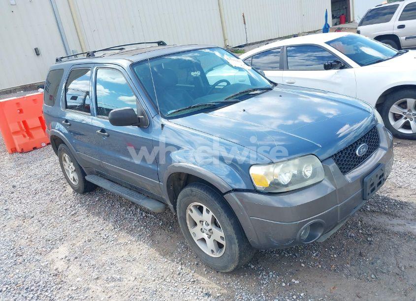 2005 Ford Escape XLT (VIN 1FMYU93145KA40265) main photo
