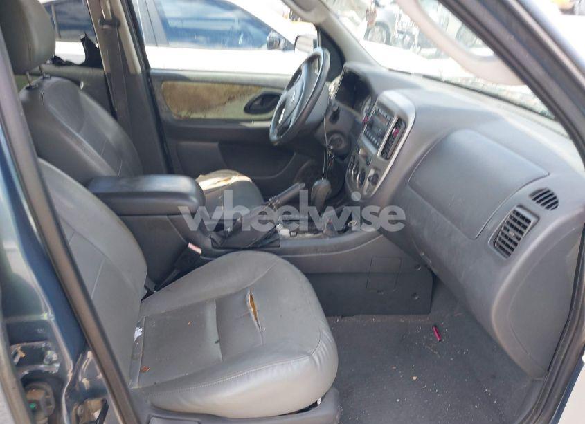 Photo 5 of 2005 Ford Escape XLT (VIN 1FMYU93145KA40265)