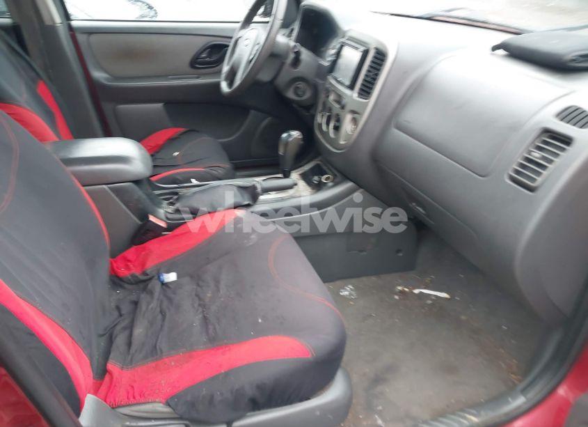 Photo 5 of 2005 Ford Escape XLT (VIN 1FMYU93145KA63335)