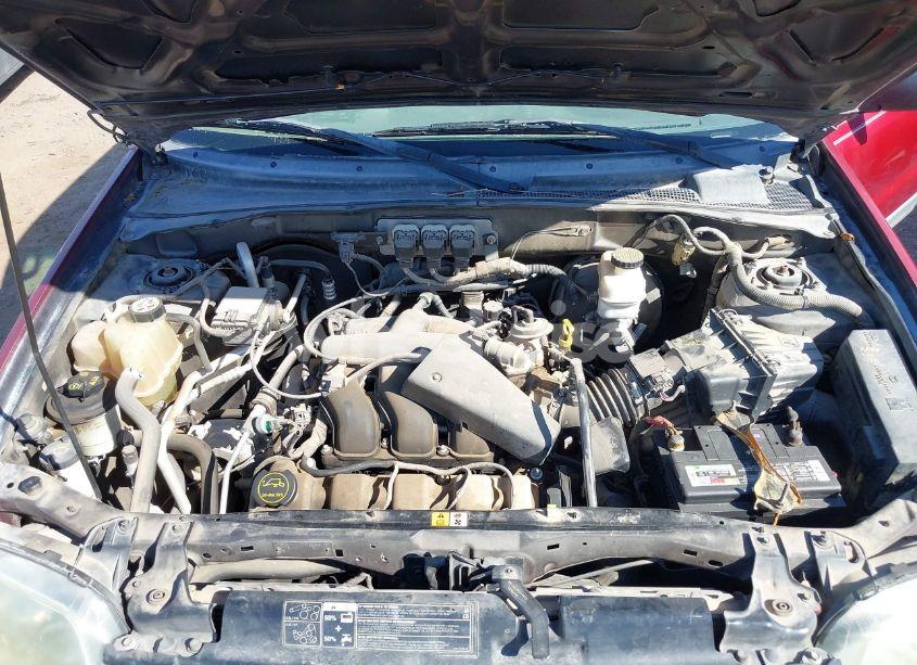 Photo 10 of 2005 Ford Escape XLT (VIN 1FMYU93145KD17710)