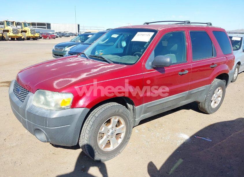 Photo 2 of 2005 Ford Escape XLT (VIN 1FMYU93145KD17710)