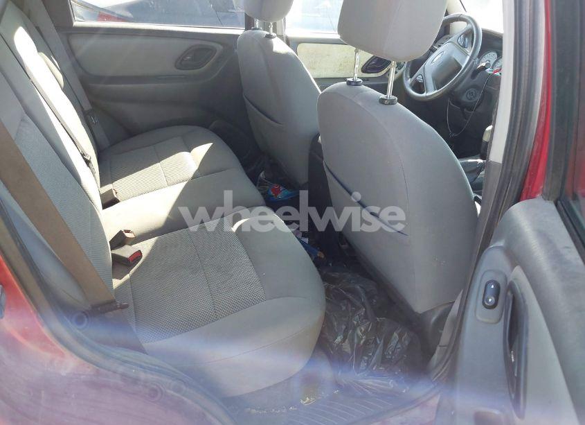 Photo 8 of 2005 Ford Escape XLT (VIN 1FMYU93145KD17710)