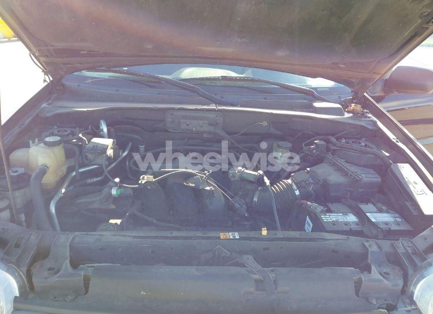 Photo 10 of 2004 Ford Escape XLT (VIN 1FMYU93154KA79798)