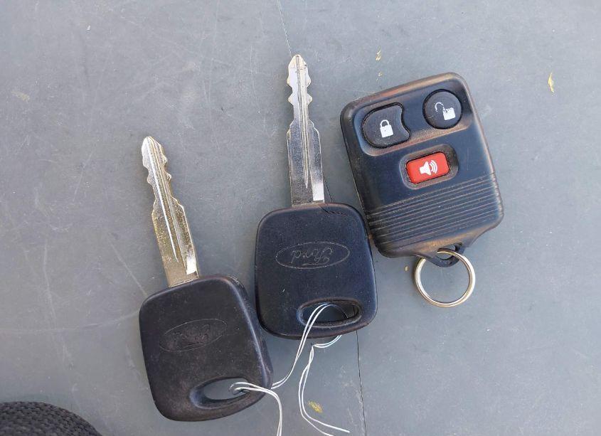 Photo 11 of 2004 Ford Escape XLT (VIN 1FMYU93154KB38266)