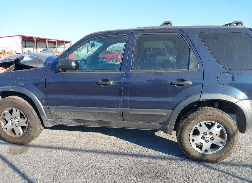 Photo 14 of 2004 Ford Escape XLT (VIN 1FMYU93154KB38266)