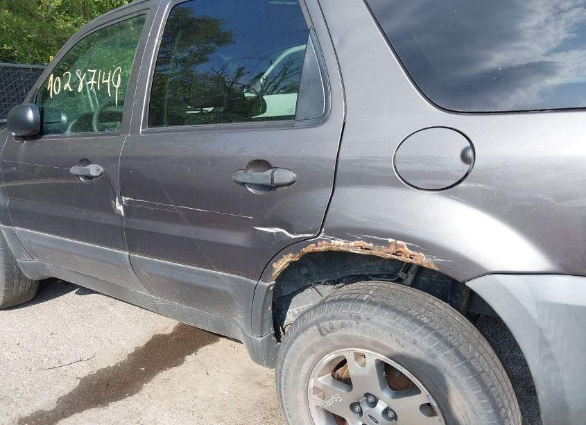 Photo 6 of 2005 Ford Escape XLT (VIN 1FMYU93155KA37116)