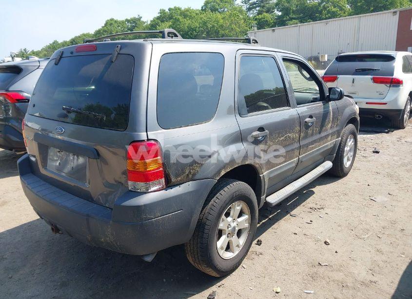 Photo 4 of 2005 Ford Escape XLT (VIN 1FMYU93155KA87661)