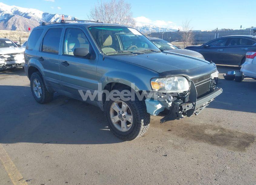 2005 Ford Escape XLT (VIN 1FMYU93155KC05319) main photo