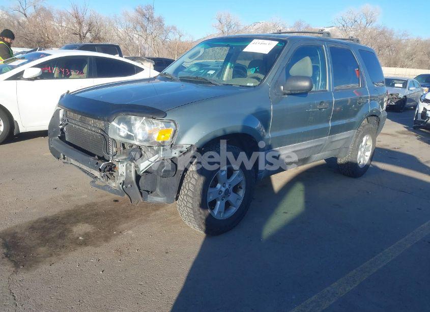 Photo 2 of 2005 Ford Escape XLT (VIN 1FMYU93155KC05319)