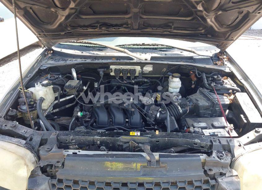Photo 10 of 2005 Ford Escape XLT (VIN 1FMYU93155KD62445)
