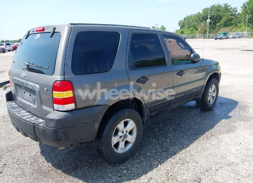 Photo 4 of 2005 Ford Escape XLT (VIN 1FMYU93155KD62445)