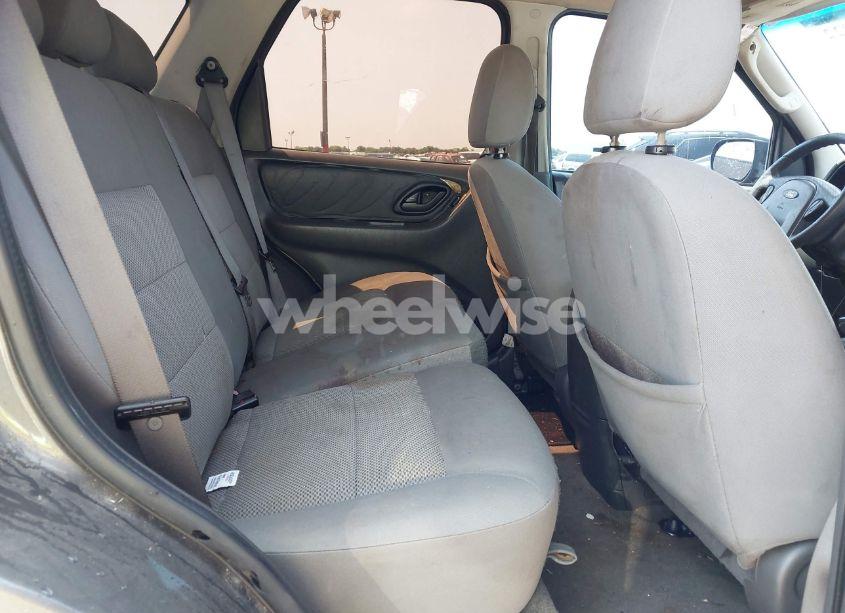 Photo 8 of 2005 Ford Escape XLT (VIN 1FMYU93155KD62445)