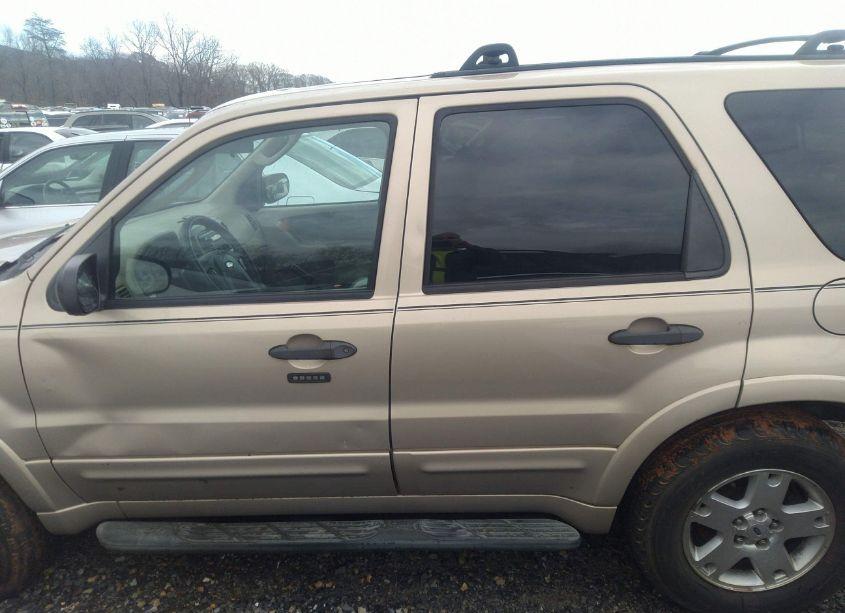 Photo 15 of 2007 Ford Escape XLT/XLT SPORT (VIN 1FMYU93157KA28385)