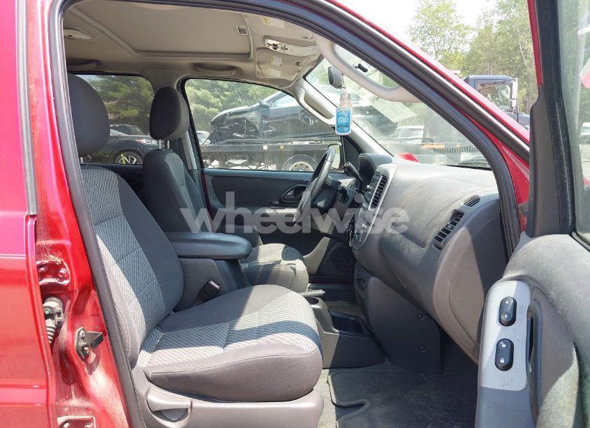 Photo 5 of 2003 Ford Escape XLT (VIN 1FMYU93163KD79249)