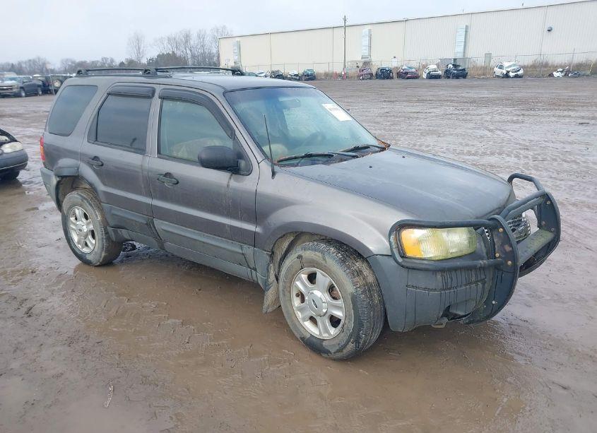 2003 Ford Escape XLT (VIN 1FMYU93163KE08586) main photo