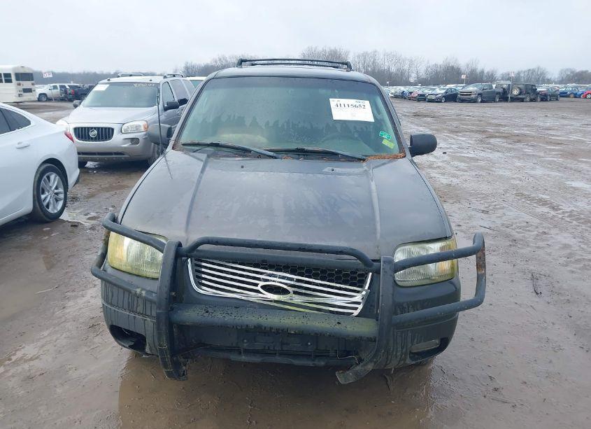 Photo 6 of 2003 Ford Escape XLT (VIN 1FMYU93163KE08586)
