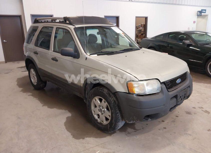 2004 Ford Escape XLT (VIN 1FMYU93164KB05521) main photo