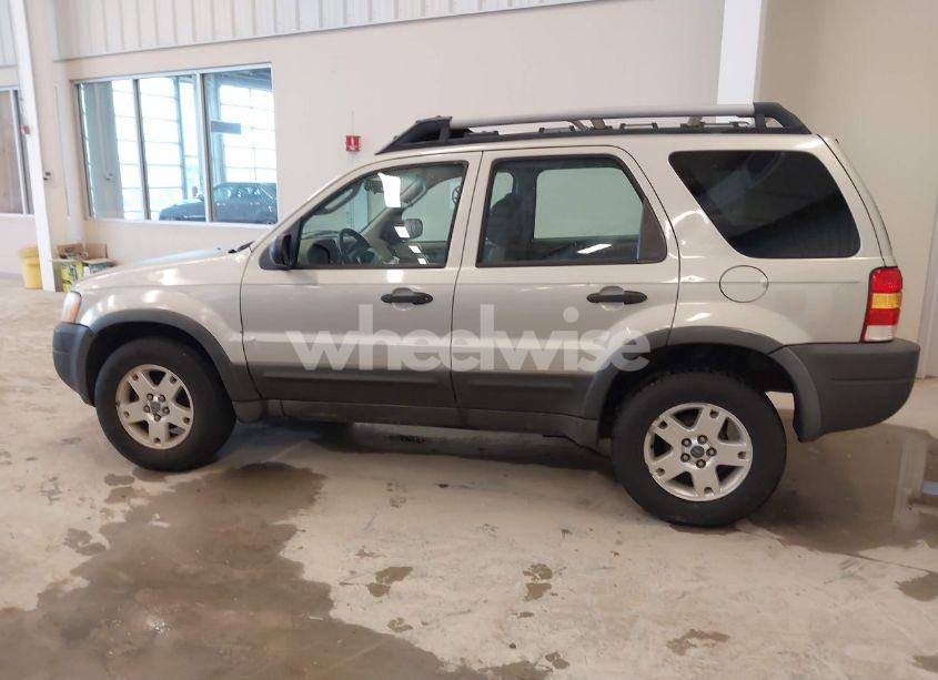 Photo 14 of 2004 Ford Escape XLT (VIN 1FMYU93164KB05521)