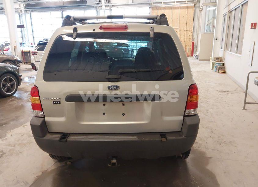 Photo 16 of 2004 Ford Escape XLT (VIN 1FMYU93164KB05521)