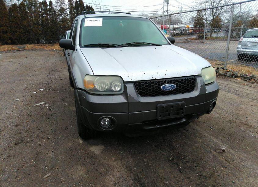 Photo 6 of 2005 Ford Escape XLT (VIN 1FMYU93165KA22480)