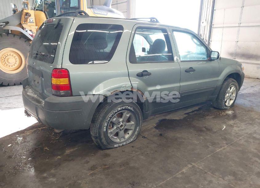 Photo 4 of 2005 Ford Escape XLT (VIN 1FMYU93165KA74210)