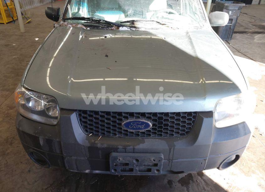 Photo 6 of 2005 Ford Escape XLT (VIN 1FMYU93165KA74210)