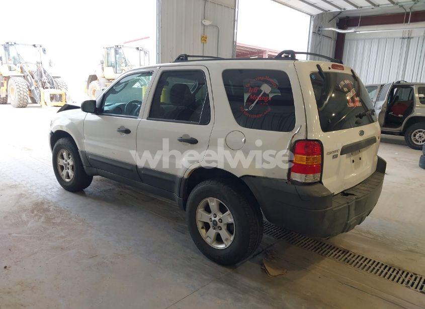 Photo 3 of 2005 Ford Escape XLT (VIN 1FMYU93165KD12251)