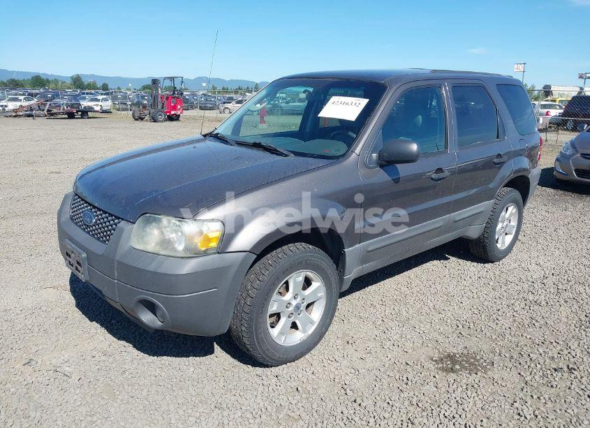 Photo 2 of 2006 Ford Escape XLT/XLT SPORT (VIN 1FMYU93166KB18305)