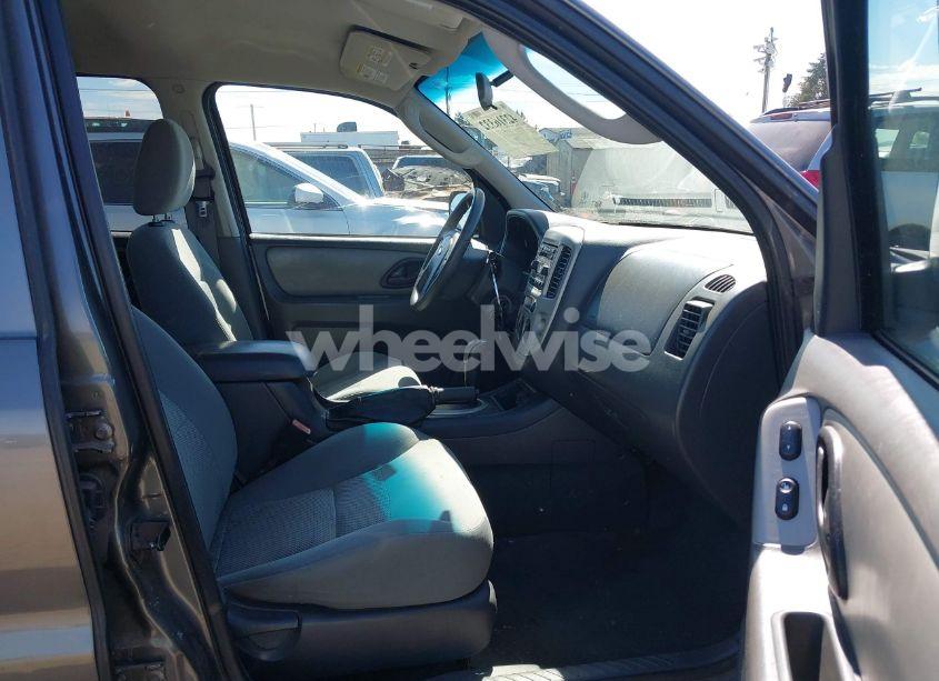 Photo 5 of 2006 Ford Escape XLT/XLT SPORT (VIN 1FMYU93166KB18305)