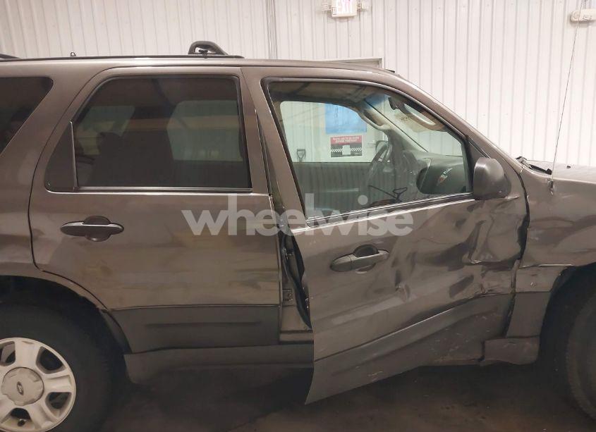 Photo 13 of 2003 Ford Escape XLT (VIN 1FMYU93173KB24819)