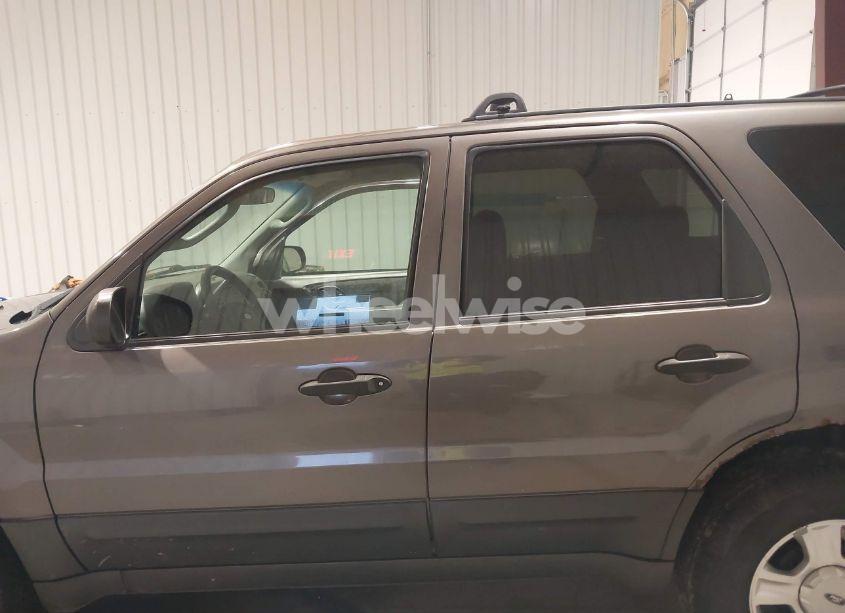 Photo 14 of 2003 Ford Escape XLT (VIN 1FMYU93173KB24819)