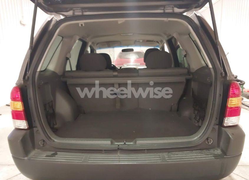 Photo 17 of 2003 Ford Escape XLT (VIN 1FMYU93173KB24819)