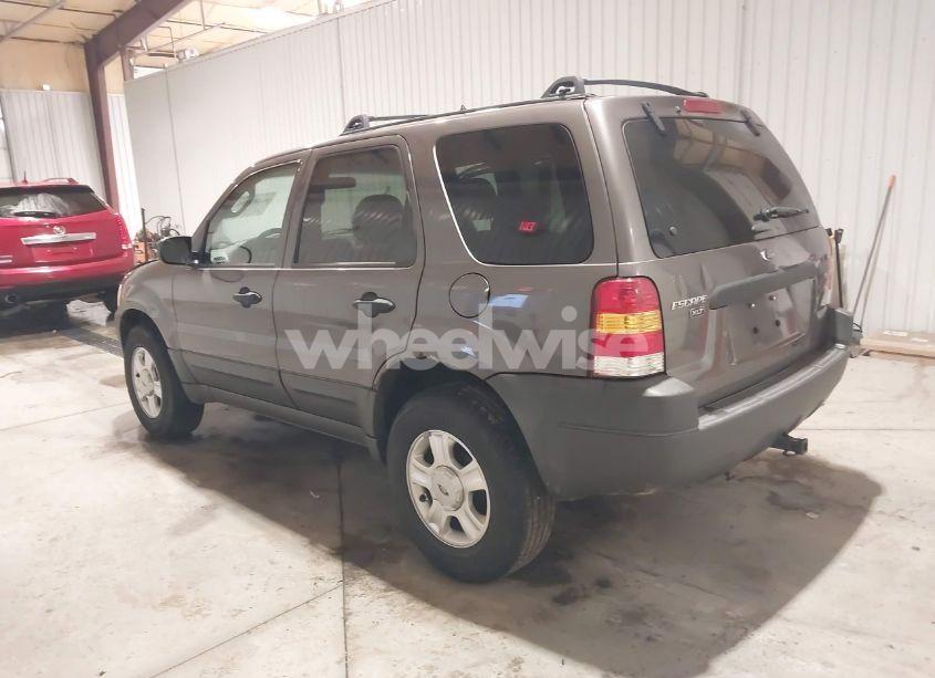 Photo 3 of 2003 Ford Escape XLT (VIN 1FMYU93173KB24819)