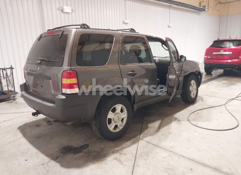 Photo 4 of 2003 Ford Escape XLT (VIN 1FMYU93173KB24819)