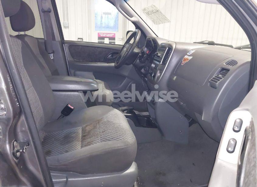 Photo 5 of 2003 Ford Escape XLT (VIN 1FMYU93173KB24819)